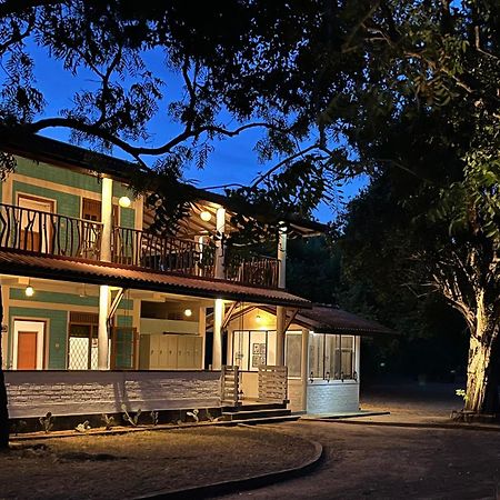 Funky Leopard Safari Lodge Bordering Yala National Park Kataragama Exteriör bild