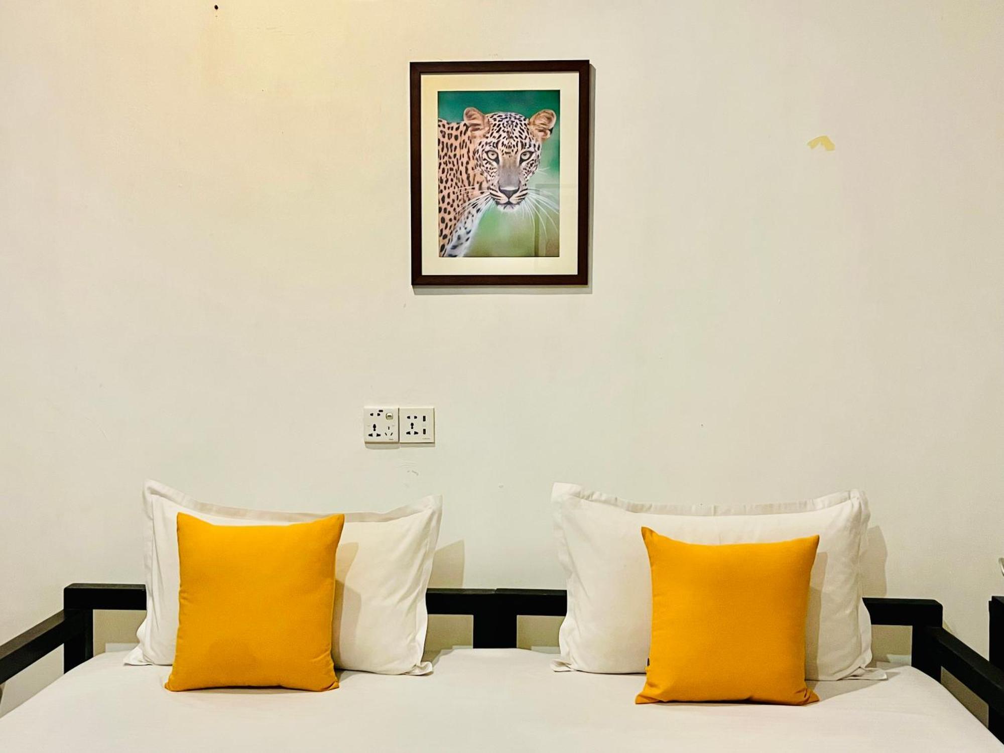 Funky Leopard Safari Lodge Bordering Yala National Park Kataragama Exteriör bild