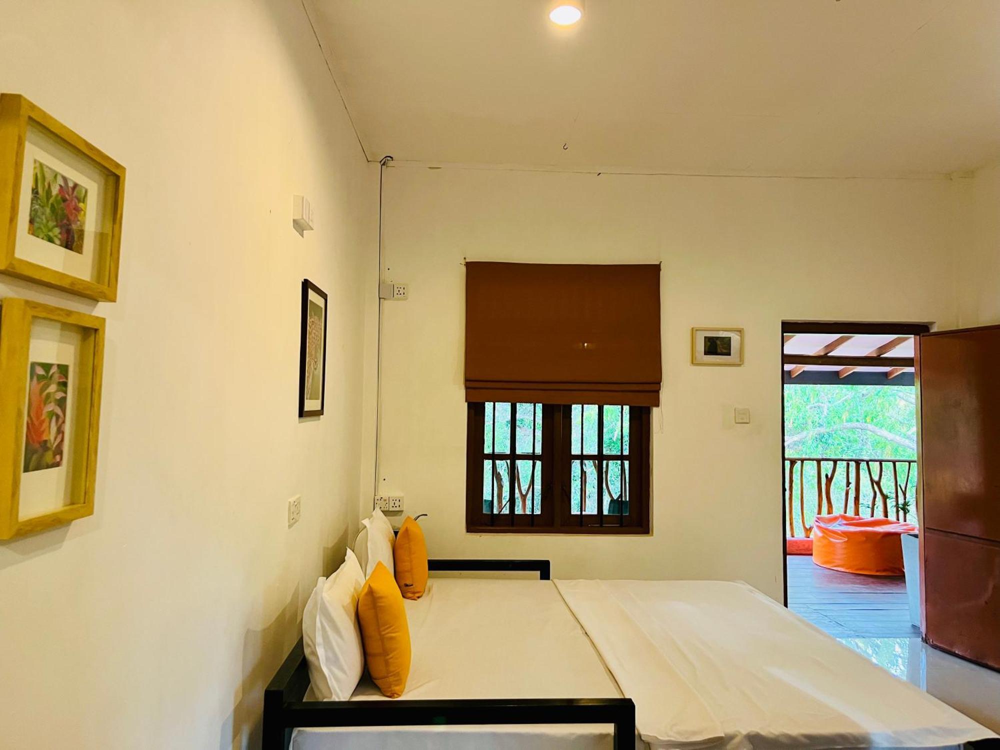 Funky Leopard Safari Lodge Bordering Yala National Park Kataragama Exteriör bild