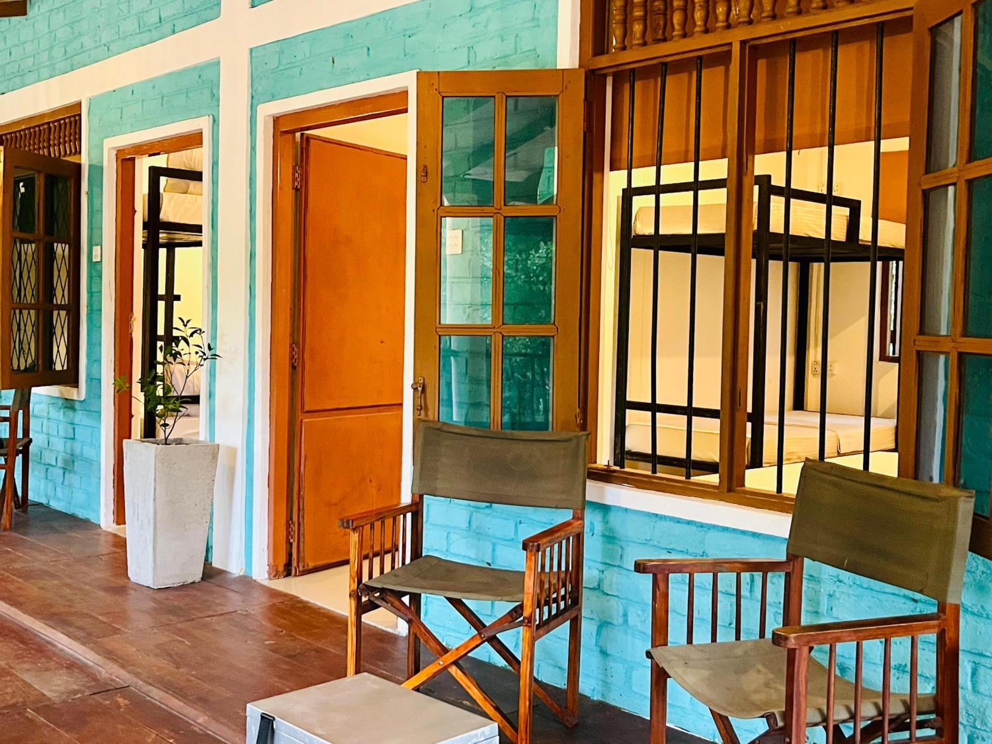 Funky Leopard Safari Lodge Bordering Yala National Park Kataragama Exteriör bild