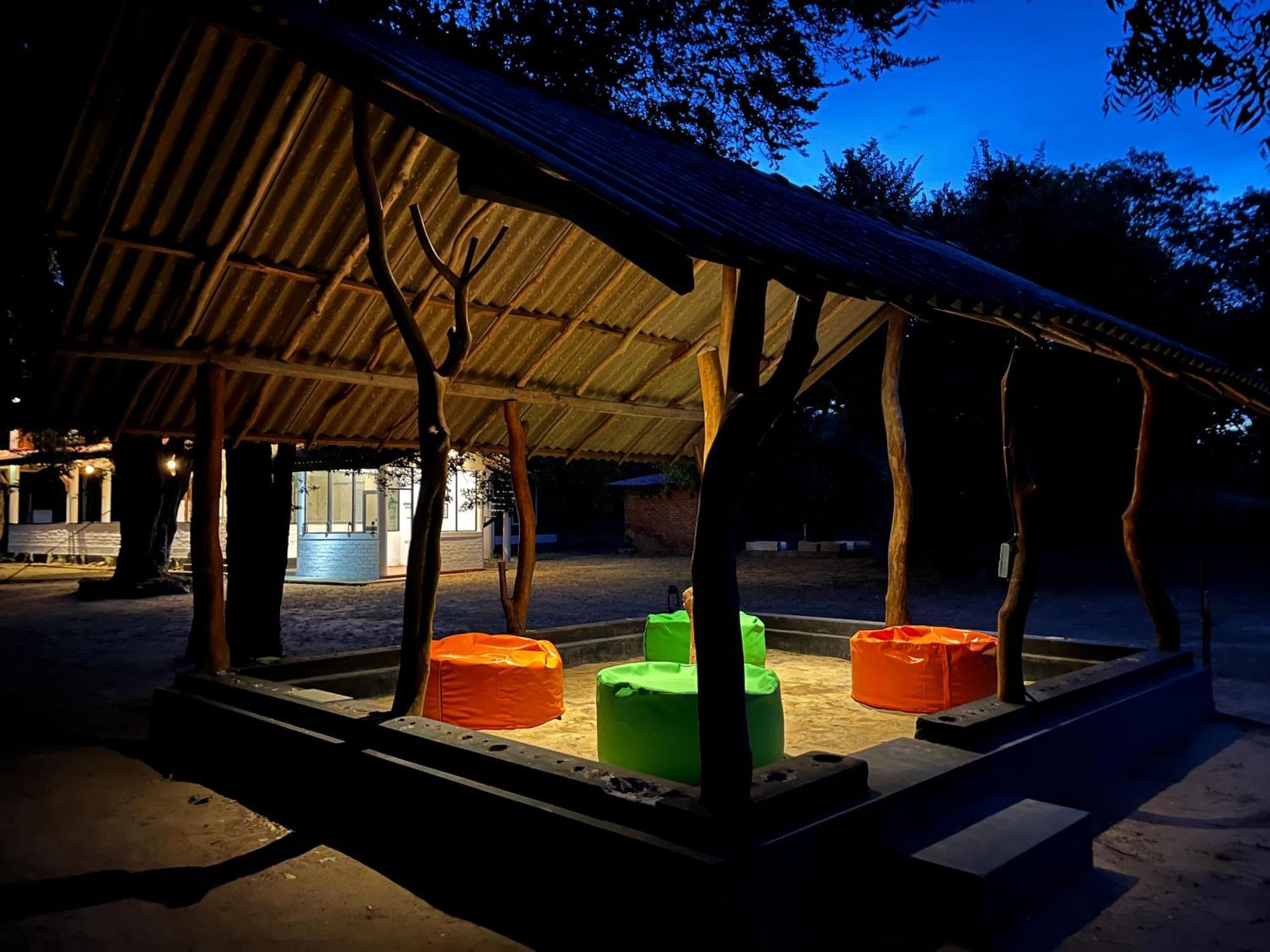 Funky Leopard Safari Lodge Bordering Yala National Park Kataragama Exteriör bild