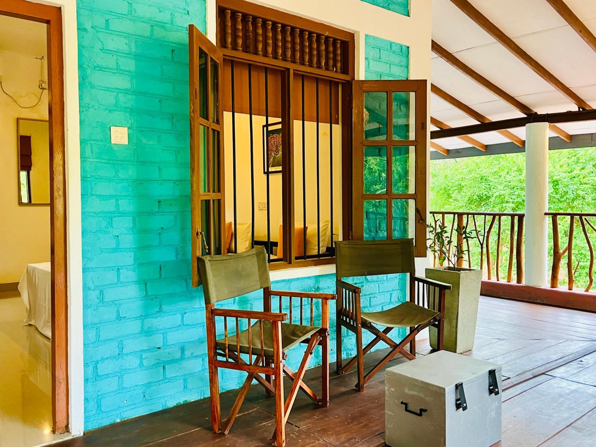 Funky Leopard Safari Lodge Bordering Yala National Park Kataragama Exteriör bild