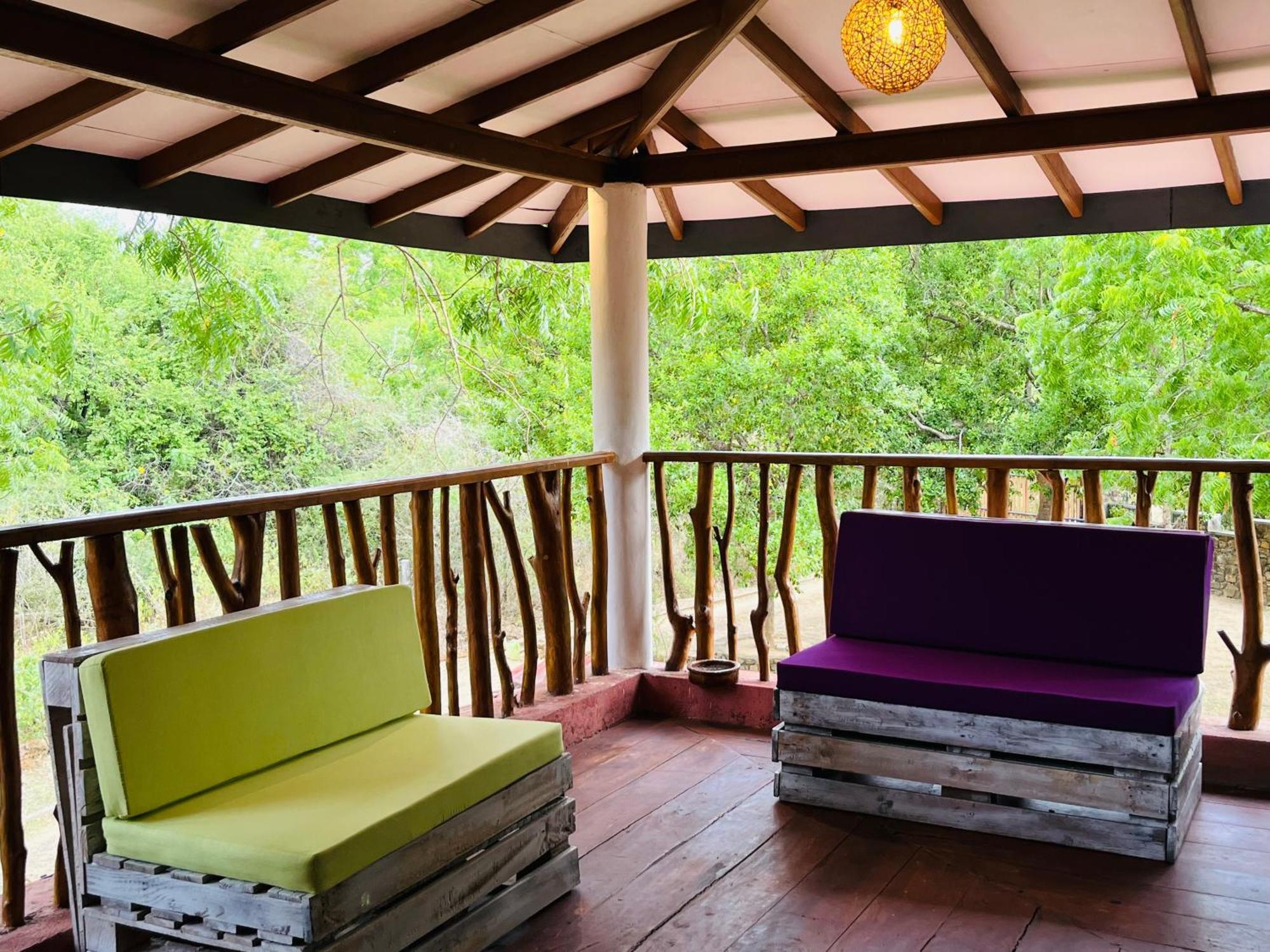 Funky Leopard Safari Lodge Bordering Yala National Park Kataragama Exteriör bild