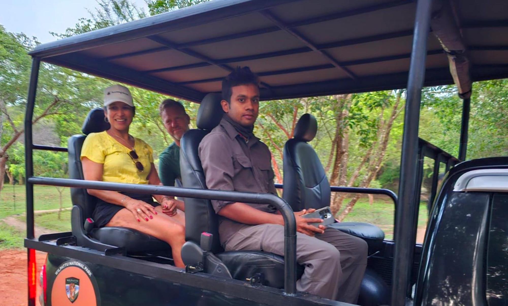 Funky Leopard Safari Lodge Bordering Yala National Park Kataragama Exteriör bild
