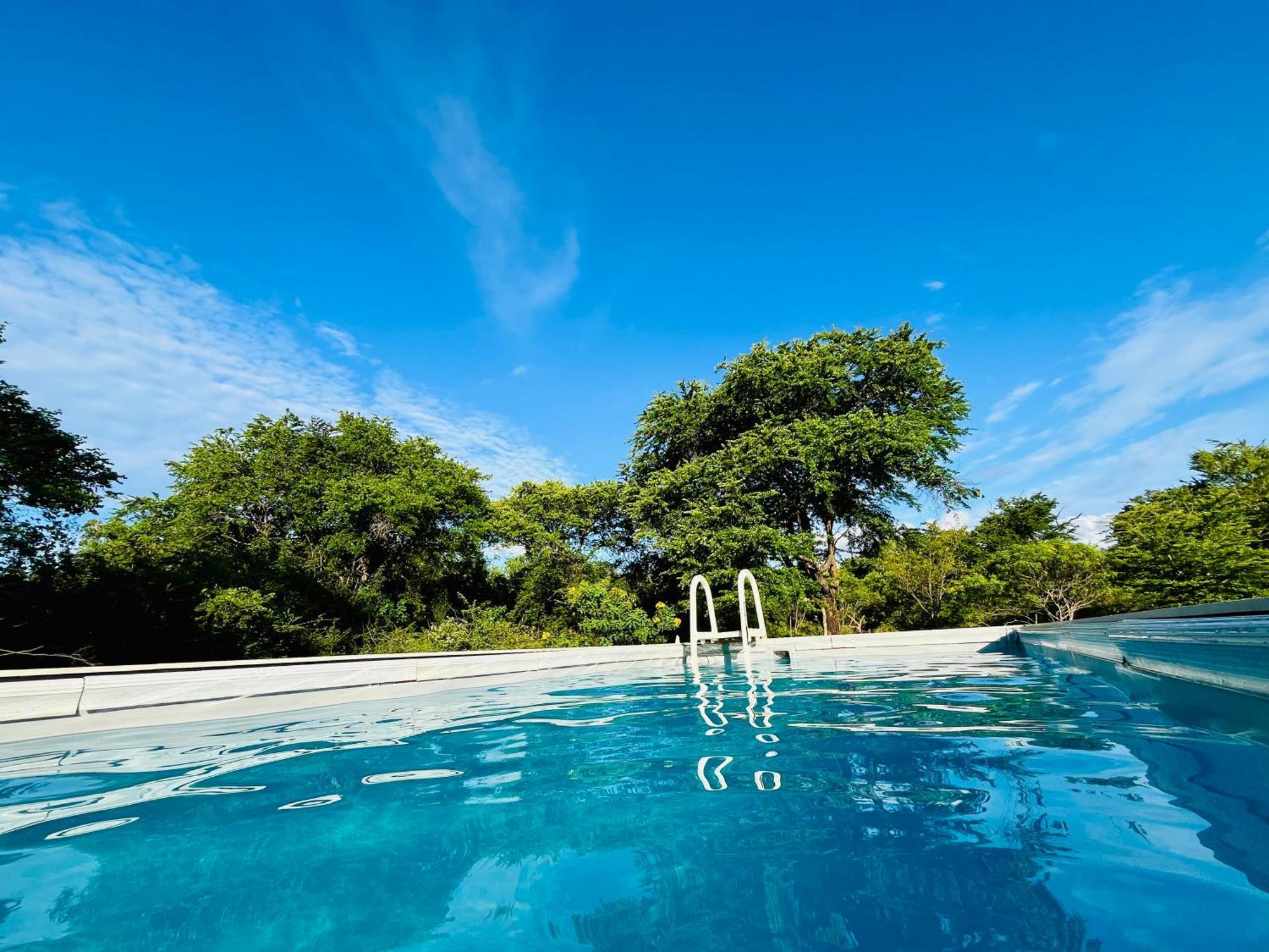 Funky Leopard Safari Lodge Bordering Yala National Park Kataragama Exteriör bild
