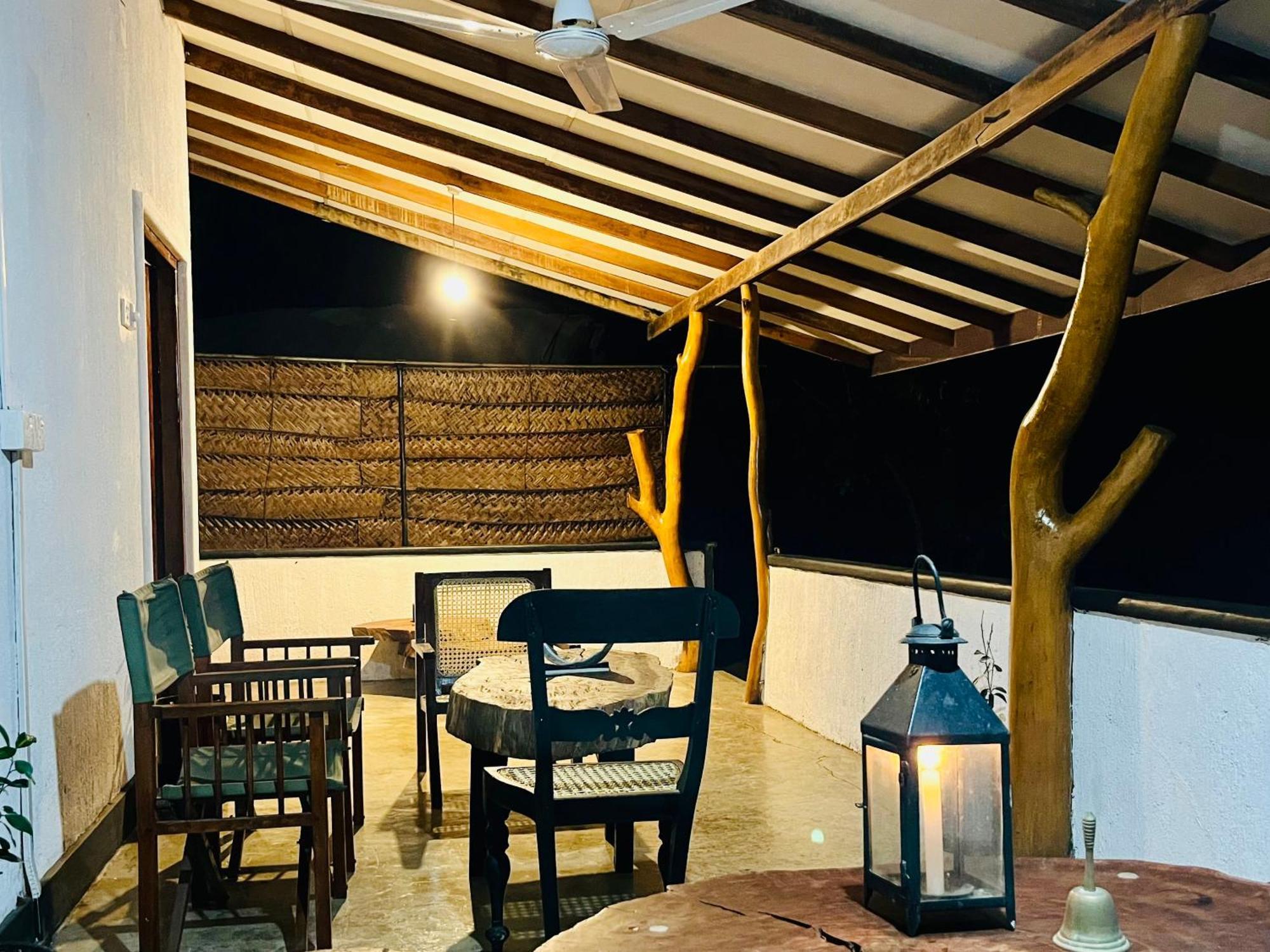 Funky Leopard Safari Lodge Bordering Yala National Park Kataragama Exteriör bild