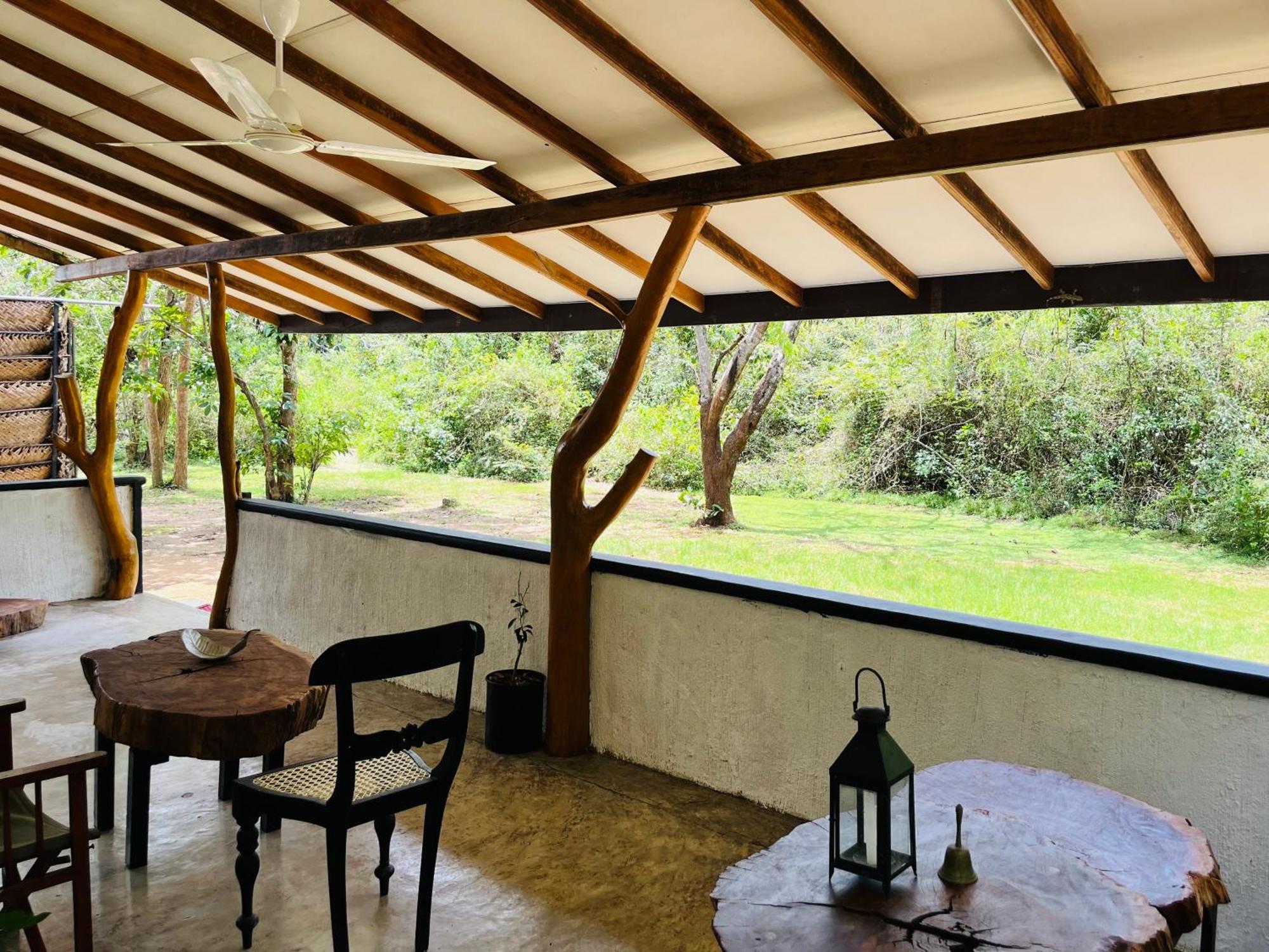 Funky Leopard Safari Lodge Bordering Yala National Park Kataragama Exteriör bild